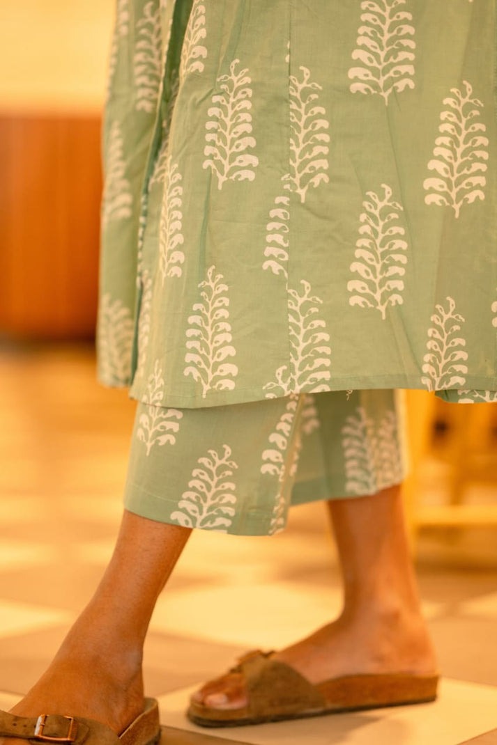 Jaipur Premium Graceful In Green: Casual Elegance