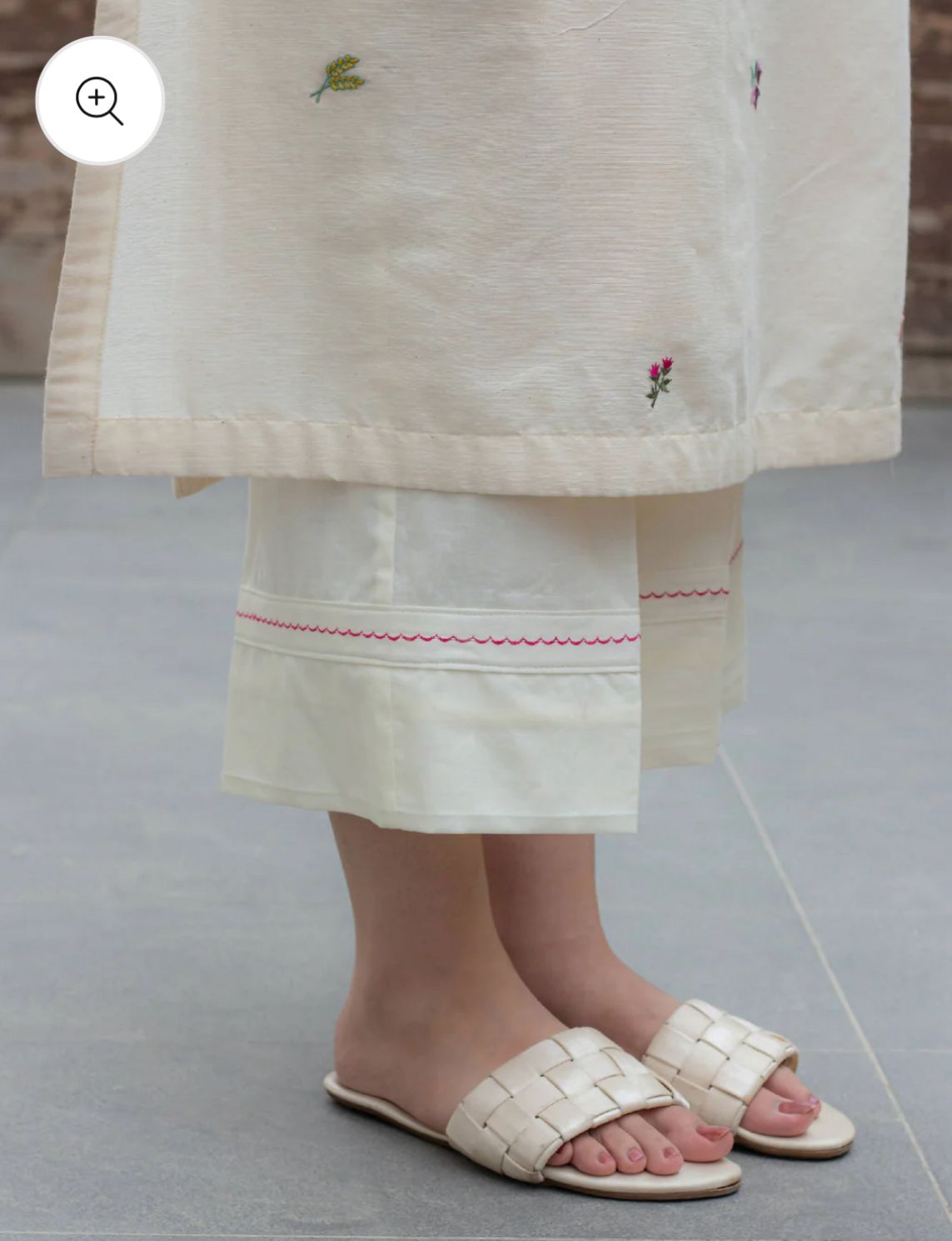 JAIPUR Elegant Off-White Embroidered Kurta Set