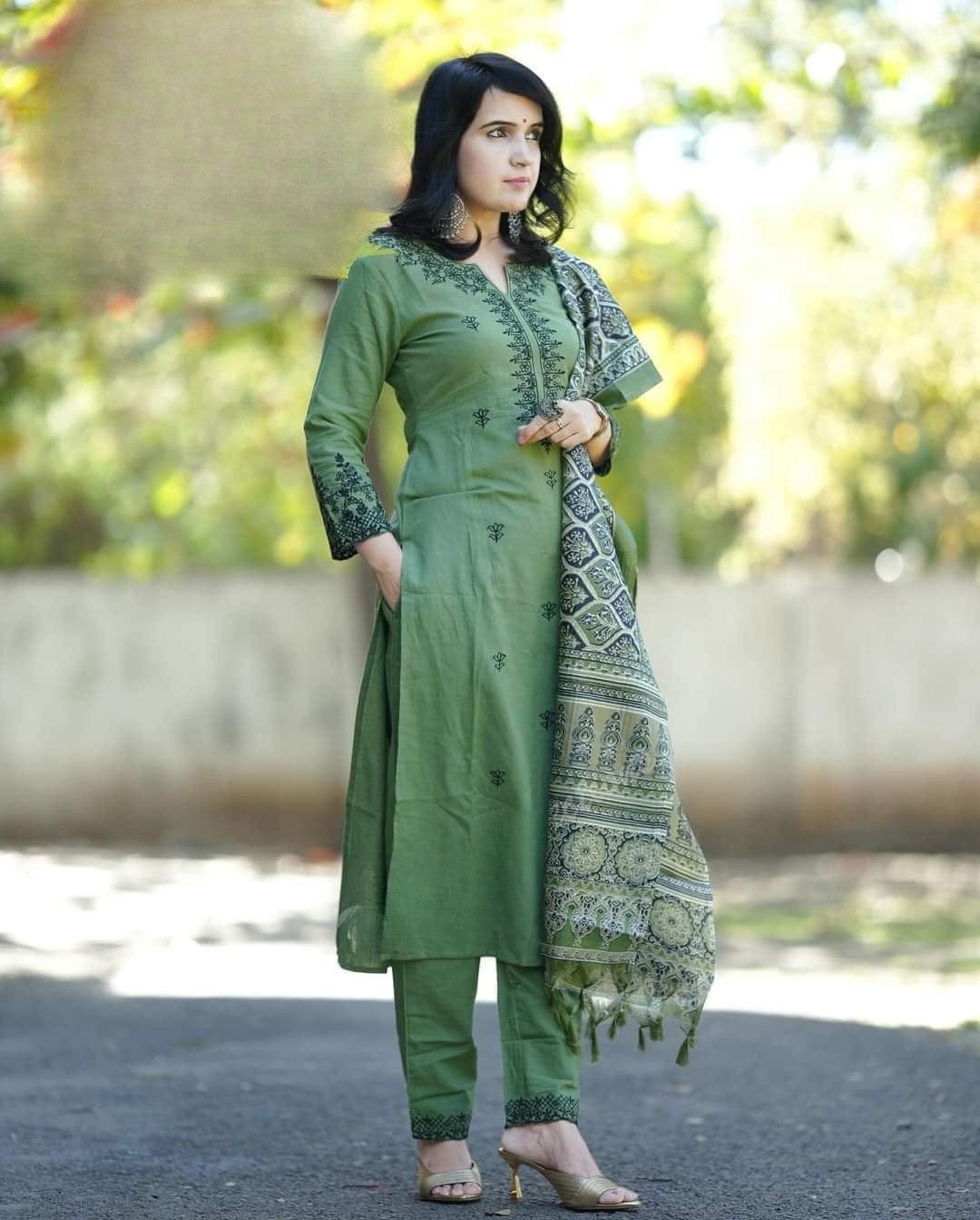 Green Printed Cotton Kurta Pant Set with Designer Dupatta